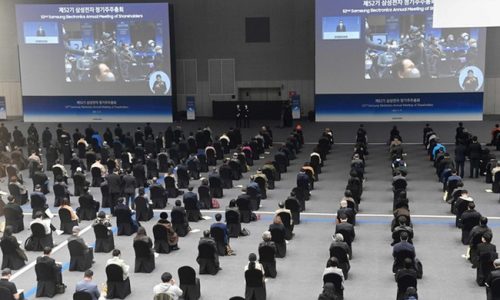 Đại hội cổ đông ‘kỳ lạ’ của Samsung: Số người tham dự giảm 1 nửa, Phó chủ tịch vắng mặt vì đang ngồi tù, người biểu tình phản đối rầm rộ ngay phía ngoài